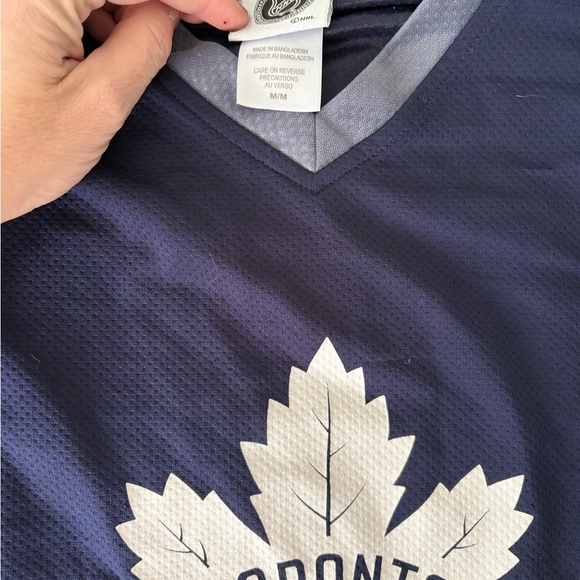 Reebok Navy and Gray V-Neck Shirt - Picture 3 of 3